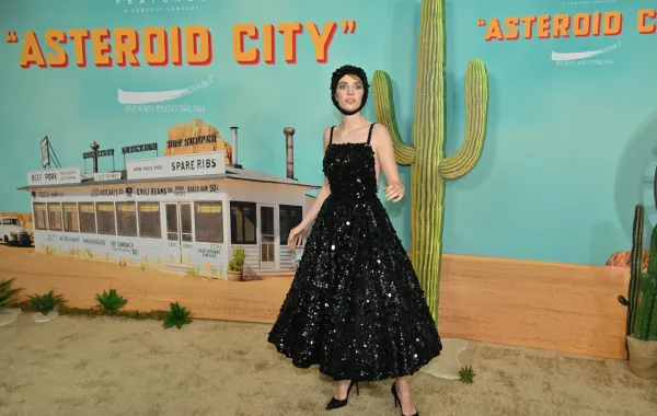 الممثلة الأمريكيةMaya Hawke ، في نيويورك، عام 2023 (Angela Weiss / AFP)