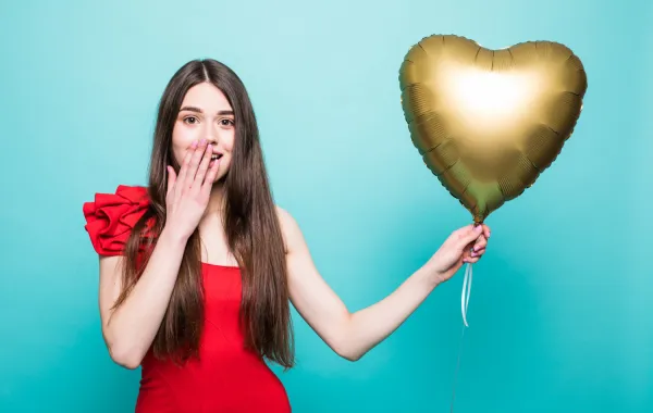 كيف يحتفل كل برج بيوم الحب؟- مصدر الصورة FREEPIK