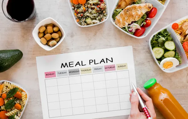 كم كيلو يمكن خسارتها في رمضان بطريقة صحيحة؟ Image By Freepik