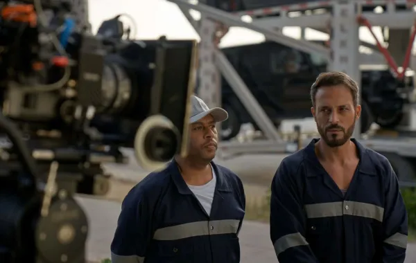 يوسف الشريف ومحمد جمعة من كواليس مسلسل فن الحرب- الصورة من المركز الإعلامي للشركة المنتجة