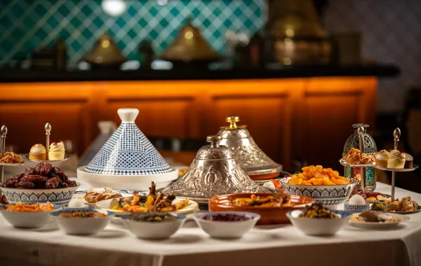تجربة إفطار مميزة في مطعم طاجين