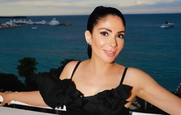 منى زكي - الصورة من صفحتها على الفيس بوك