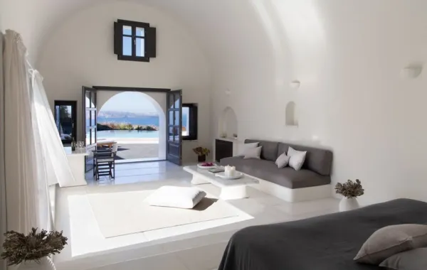  تصميم بسيط وجذاب في فندق بيريفولاز -الصورة من صفحة perivolashotel الرسمية على إنستغرام 