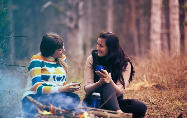 حلم الحديث مع صديق قديم - الصورة تعبيرية  