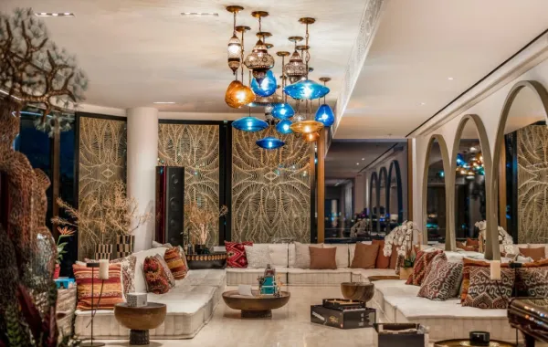 مجلس مميز بإضاءته