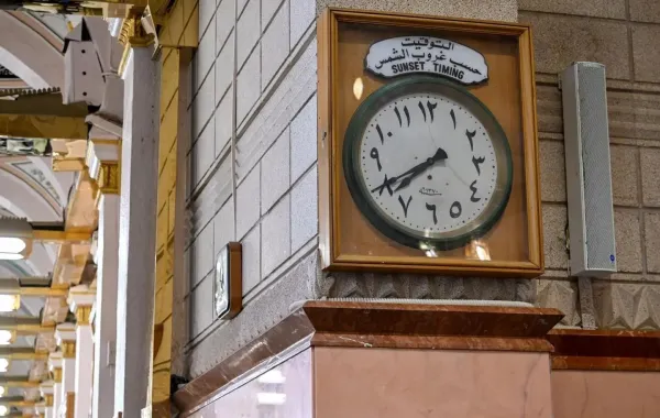 التوقيت الزوالي في المسجد النبوي.. امتداد تاريخي لعناية المسلمين بالمواقيت