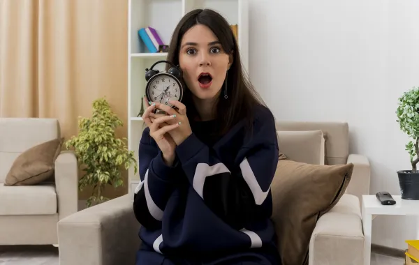  حلم التأخر عن موعد مهم - مصدر الصورة: Freepik by stockking