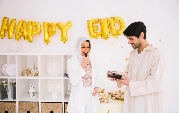 رسائل تهنئة عيد الفطر 2026 للمخطوبين 