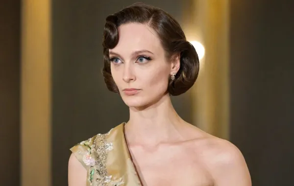 حيل تثبيت تسريحة شعرك طوال اليوم بدون اسبراي تناسب كل أنواع الشعر