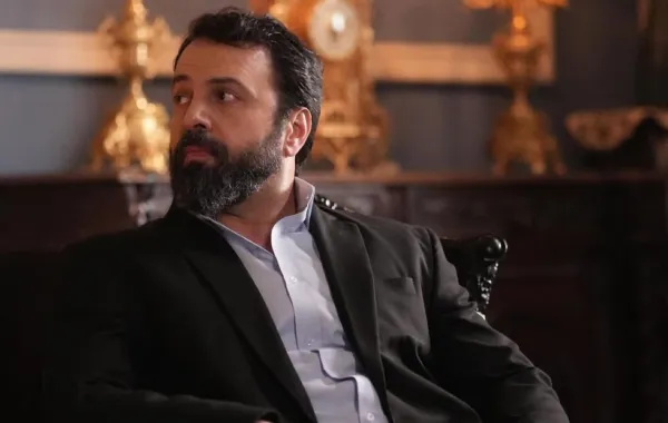 تيم حسن في كواليس مسلسل مولانا- الصورة من حسابه على إنستغرام