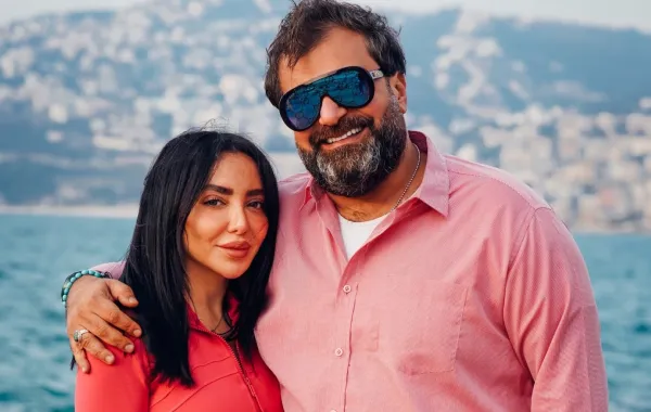 مناف عبد ال وزوجتة أبرار أبو سيف- الصورة من حسابه على الانستغرام