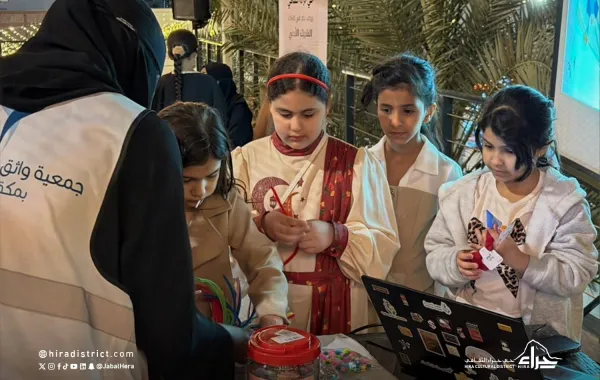الأطفال يشاركون بفعالية الحكواتي. الصورة من حساب حي حراء الثقافي على منصة x