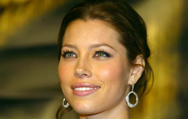 جيسيكا بيل في المسرح الصيني في لوس أنجلوس، كاليفورنيا (Jessica Biel at the Chinese Theatre in Los Angeles, California). مصدر الصورة: Kevin Winter / Getty Images North