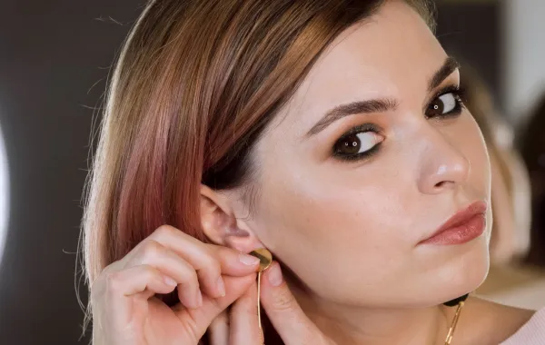 تفسير حلم ضياع الحلق في المنام 