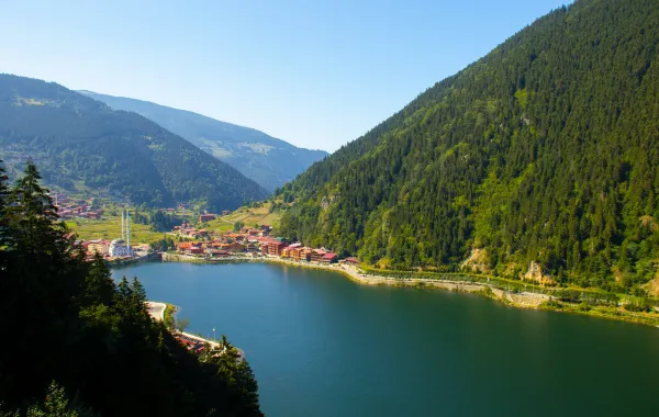 طرابزون تقع على ساحل البحر الأسود في تركيا