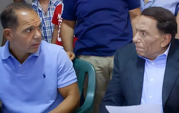 عادل إمام مع نجله رامي إمام - الصورة من حساب رامي إمام على إنستغرام