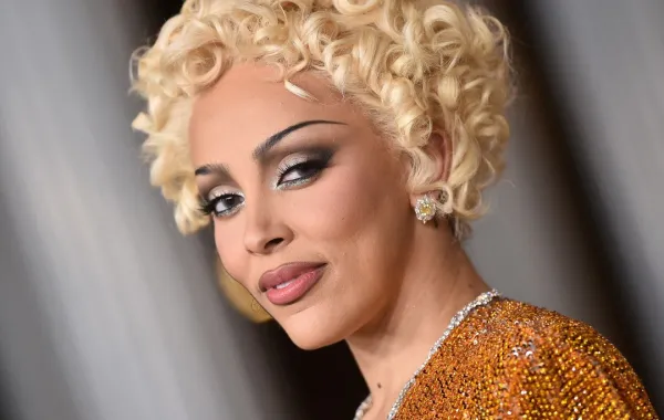 دوجا كات تنتقد تصريح تيموثي شالاميه عن الباليه والأوبرا