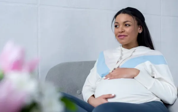 صورة لحامل في الشهر التاسع