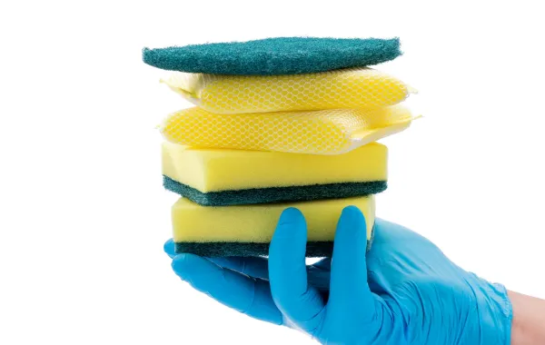 مجموعة من إسفنجات التنظيف