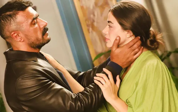 أحمد العوضي ويارا السكري