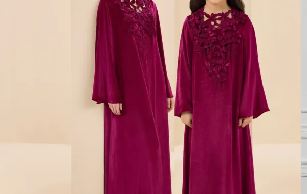 عبايات للأم والابنة من أناتومي-  الصورة من العلامة