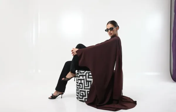 عباية خوخية من علامة Ao By Asma- الصورة من حساب الدار على إنستغرام