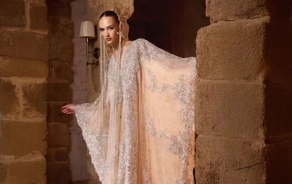 تصميم من مجموعة The Light Within للمصمم طوني ورد - الصورة من العلامة 