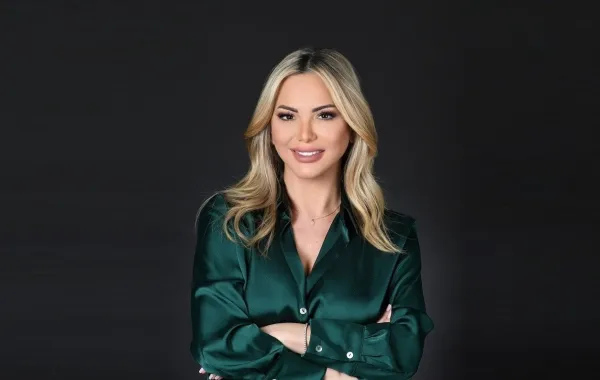  نادين عز الدين، متخصصة في علم النفس الإيجابي ومدربة تنمية ذاتية