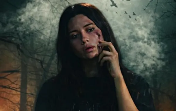 كشفت الفنانة سنتيا خليفة، عن حزنها الشديد، لسحب فيلمها الجديد سفاح التجمع من دور العرض بشكلٍ مفاجئ، إذ رأت أنّ ذلك أهدر الجهود الضخمة التي بذلها فريق العمل 