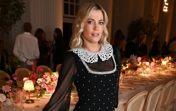 السيدة أميليا سبنسر في لندن، إنجلترا (Lady Amelia Spencer in London, England). مصدر الصورة: Dave Benett/Getty Images for Estée Lauder