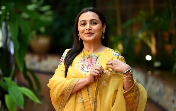 راني موخرجي في مومباي (Rani Mukerji in Mumbai). مصدر الصورة: LEON NEAL / POOL / AFP