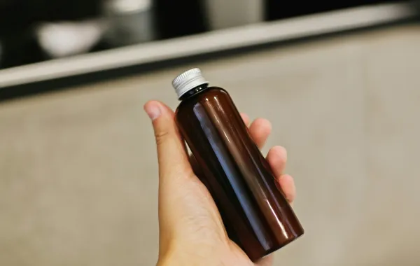 عبوة بيروكسيد الهيدروجين