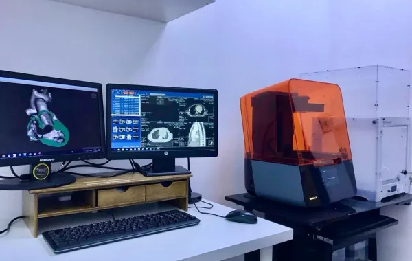 تمكن تقنية الطباعة ثلاثية الأبعاد في علاج أمراض القلب الخِلقية الأطباء من فهم البنية التشريحية المعقّدة لقلب المريض بدقة عالية
