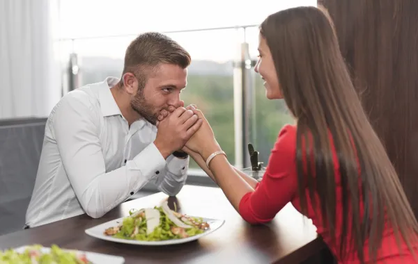 رسائل اعتذار للزوجة- مصدر الصورة: freepik