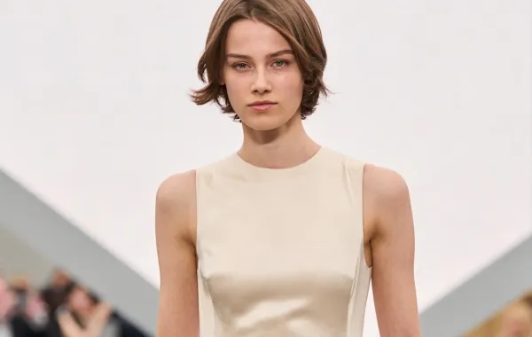 من عرض كريستيان ديور Christian Dior  الصورة من لصورة من LaunchmetricsSpotlight ©