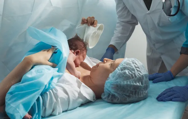 حقائق طبية عن الولادة القيصرية وهل يحق للحامل اختيارها؟ 