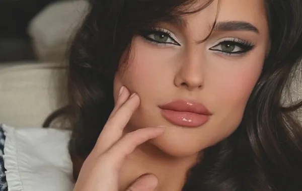 حيل تكبير العيون الصغيرة بالمكياج- الصورة من إنستغرام نورة بوعوض