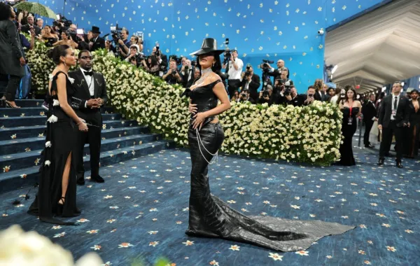 كيم كارداشيان Kim Kardashian في حفل ميت غالا 2025- (مصدر الصورة Dia Dipasupil / Getty Images via AFP)