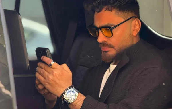 تامر حسني - الصورة من صفحته على فيسبوك