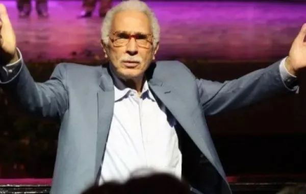 تدهور الحالة الصحية للفنان عبد الرحمن أبو زهرة ومنع الزيارة عنه 