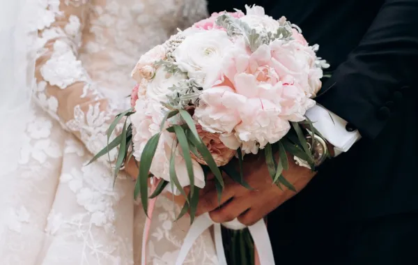  الزفاف هو تتويج رسمي لقصة الحب وإعلان للارتباط - المصدر: freepik by freepic.diller