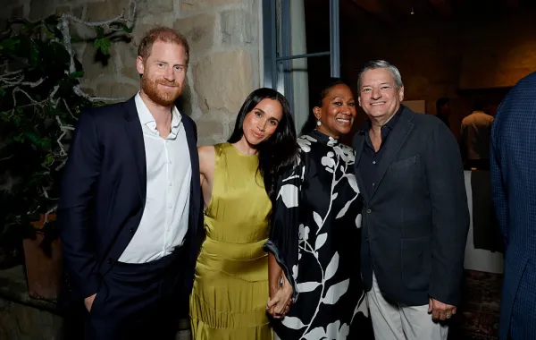 دوقة ساسيكس ميغان ماركل Meghan Markle وزوجها الأمير هاري Prince Harry (مصدر الصورة: Stefanie Keenan/Getty Images for Netflix)