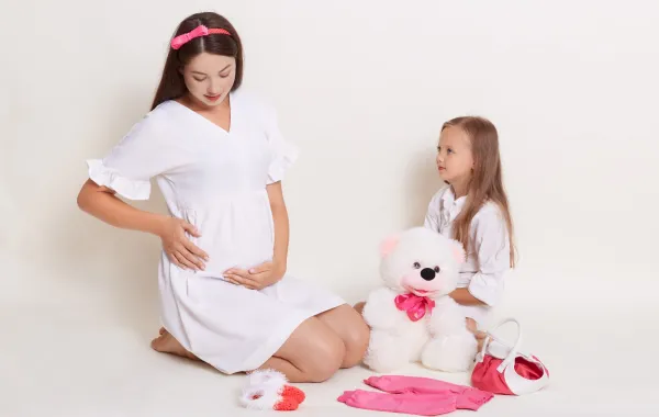 تفسير حلم الحمل والولادة للفتيات..