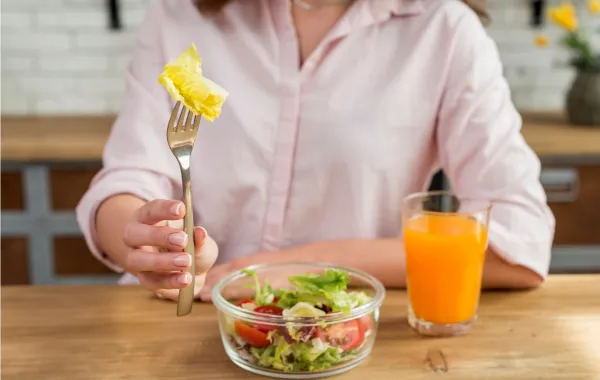 روتين غذائي بسيط قد يغيّر وزنكِ خلال أسابيع - المصدر Image By Freepik