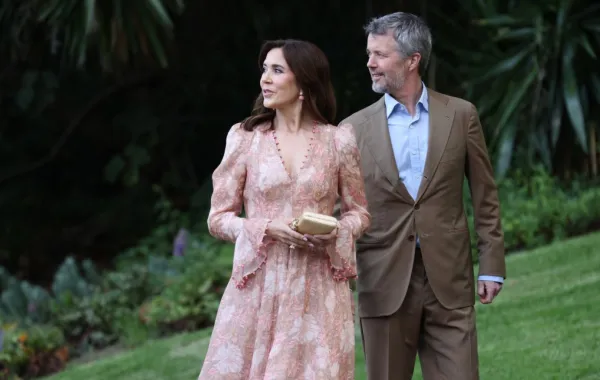 الملك فريدريك العاشر والملكة ماري في ملبورن (King Frederik X and Queen Mary in Melbourne). مصدر الصورة: Jesse Thompson / POOL / AFP