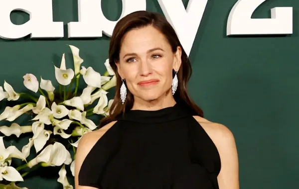 جنيفر غارنر في حفل Baby2Baby بكاليفورنيا ( Jennifer Garner at Baby2Baby in California). مصدر الصورة: Michael Tran / AFP