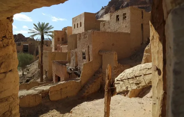 تعكس المعالم الأثرية في العُلا تنوّع أنماط الحياة التي شهدتها عبر مختلف الحقب الزمنية - الصورة من "واس"