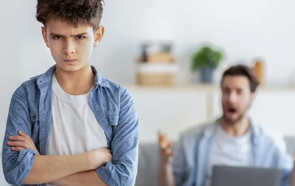 ابنكِ المراهق عنيد: إليكِ 6 نصائح فعالة للتعامل معه 