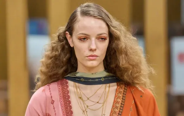 العناية بالبشرة في السفر 