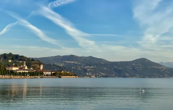 إطلالة على بحيرة ماجيوري